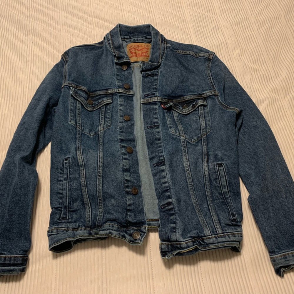 Levi’s denim jacket size M